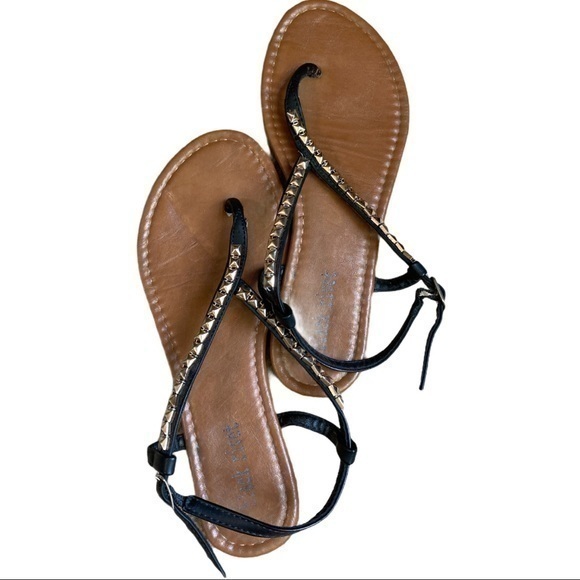 Black rivet strap on sandals gold details approx 7 - Picture 1 of 10